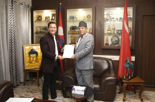 त्रिदेशीय विद्युत ब्यापार सम्झौता नेपालका लागि कोशेढुंगा : प्रचण्ड