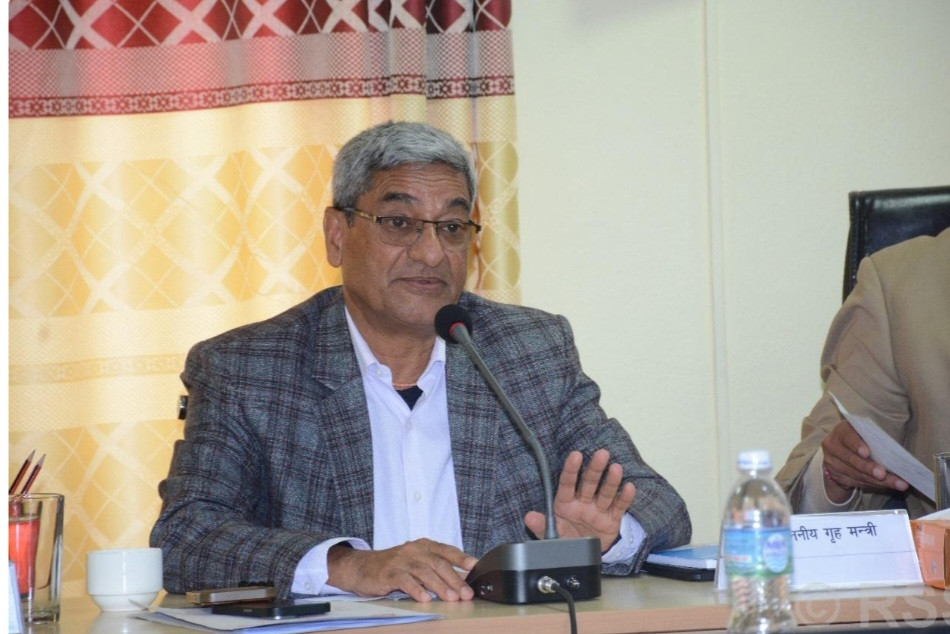 स्ववीयु निर्वाचन शान्तिपुर्ण वातावरणमा गराउन प्रहरीलाई गृहमन्त्रीको निर्देशन