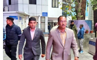 पुर्व युवराज पारसको स्वास्थ्य अवस्था बुझ्न नर्भिक अस्पताल पुगे थापा