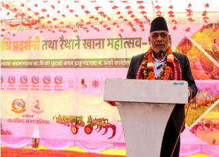 सरकारका विरुद्धमा गलत भाष्य निर्माण गर्न खोजियो : मन्त्री अधिकारी