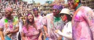 सभ्य बन्दै होली : अनुमति विना रङ दलिदिने र पानी खन्याइदिने दृश्य बिरलै