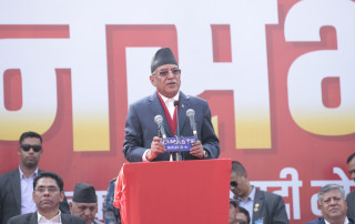 हाम्रै कमजोरीले इतिहास बनिसकेको राजतन्त्रले टाउको उठाउन खोज्यो : प्रचण्ड