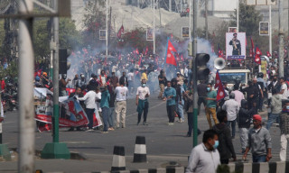 आजदेखि देश संक्रमणकालमा, गणतन्त्र कागजमा : राजावादी