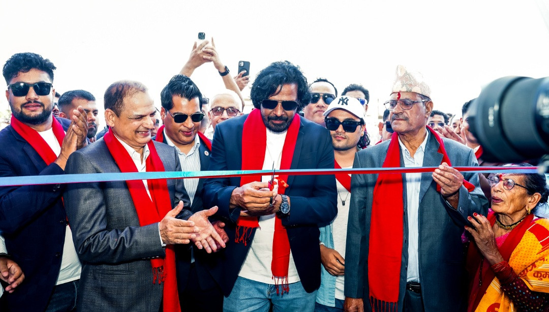 कजारियाको नयाँ सोरुम सहिद चोक, धनगढीमा उद्घाटन