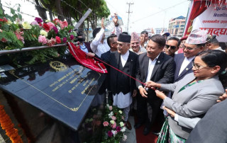 चितवनमा ६ लेन सडक उद्घाटन गर्दै प्रधानमन्त्री ओलीको आग्रहः "विकासमा एकता जरुरी, सधैँ राजनीति होइन"