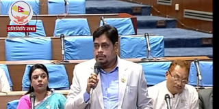 सरकारको आलोचना गर्दै सांसद खान : 'रेशम चौधरीको गिरफ्तारी राजनीतिक षड्यन्त्र हो'