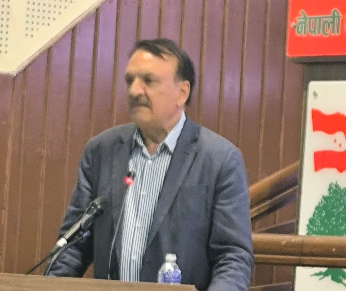 जनाधार जोगाउन पार्टी गम्भीर हुनुपर्नेमा कांग्रेस प्रवक्ता डा.महतको जोड