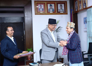 बीमा प्राधिकरणका अध्यक्ष पोखरेलले लिए सपथ