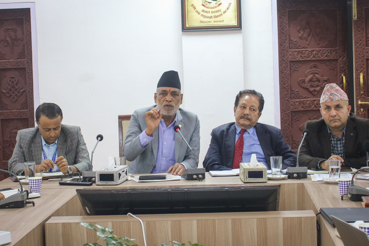 नागरिकले अनुभुति गर्ने गरि काम गर्न मन्त्रालयका कर्मचारीहरुलाई कृषिमन्त्री अधिकारीको निर्देशन