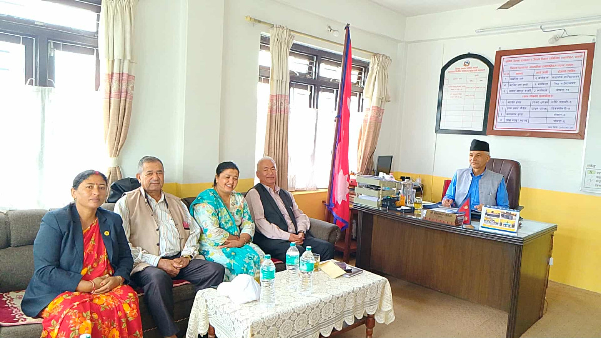 गण्डकी प्रदेशका  जिल्ला समन्वय  समिति प्रमुखहरूको बिशेष बैठक  गण्डकी प्रदेश सरकार संघियताको भावना अनुसार चल्न नसक्नु दुखद भएको निष्कर्ष