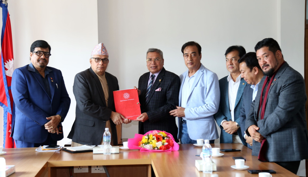 चेम्बरद्धारा मुख्य सचिवसमक्ष सुरक्षाको प्रत्याभूूति र आर्थिक नीतिगत स्थायीत्वका लागि सुझाव