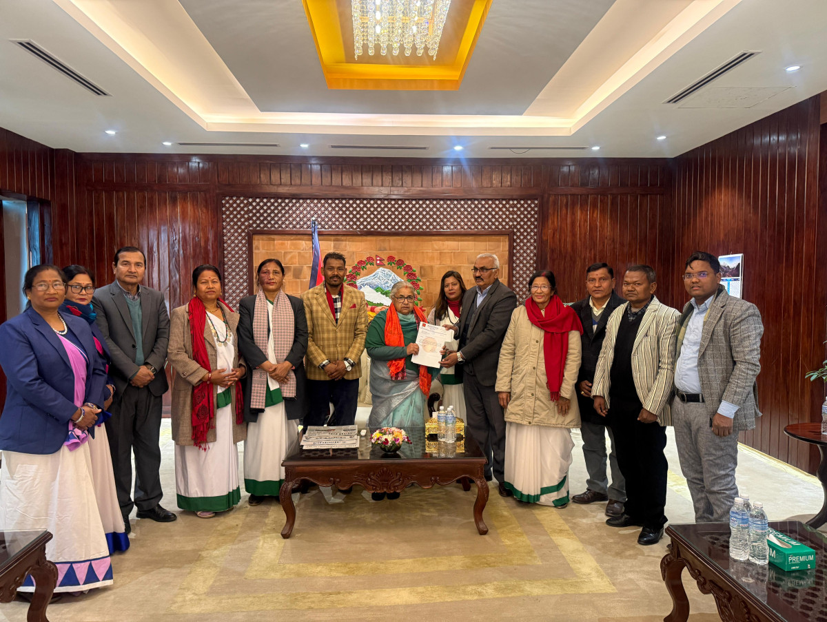 प्रधानमन्त्री कार्कीसँग थारू कल्याणकारिणी सभाको प्रतिनिधिमण्डलको भेट, माघी महोत्सवको निम्तो