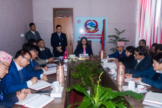 कार्यवाहक प्रमुखको जिम्मेवारीमा आएपछि डंगोलबाट विभागीय प्रमुखहरुसँग छलफल