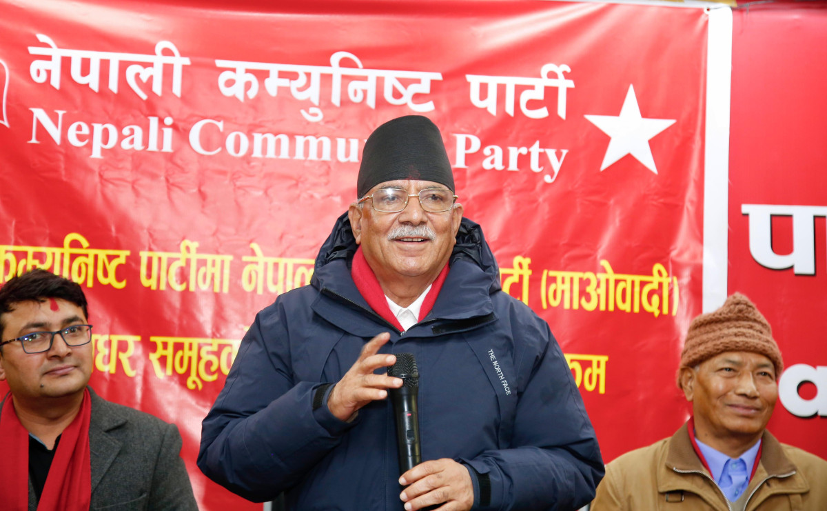 यताउता भड्किन छाडेर नेकपामै आउन विप्लवलाई प्रचण्डको आग्रह