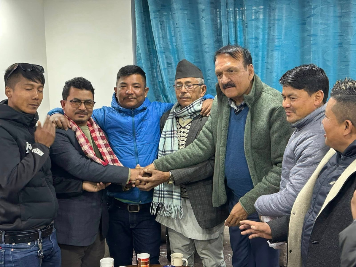 नुवाकोट–१ मा डा. महतको पक्षमा युवाहरूको लहर, पार्टी प्रवेश  गर्नेकाे घुईचाे
