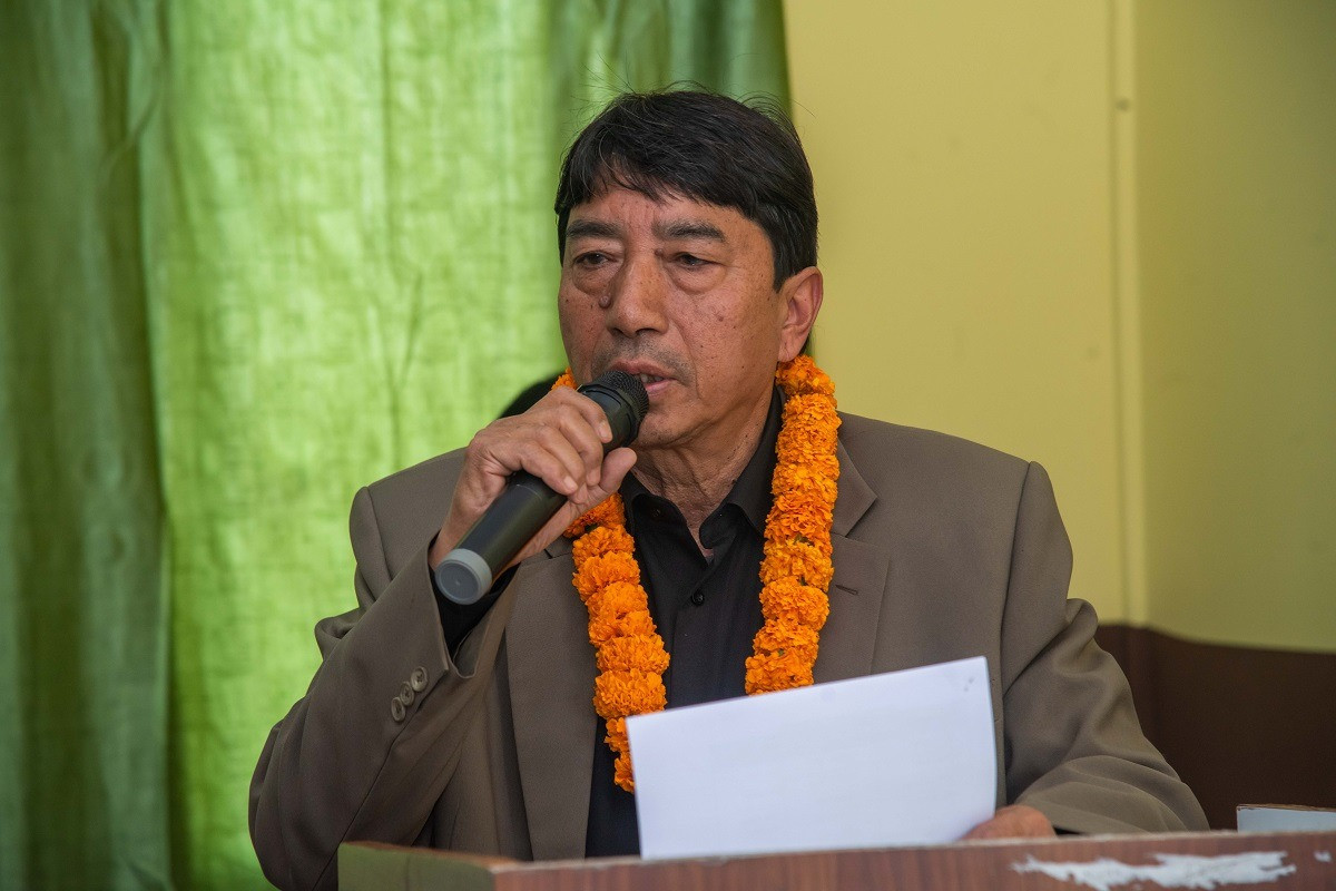 विद्यार्थीलाई वडाध्यक्ष डंगोलको आग्रह: समयमै तयारी गरौँ, नतिजा सुधारौँ