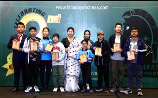 हिमालयन लाइफटाइम अचिभमेन्ट अवार्डबाट नवीन तन्डुरकार सम्मानित