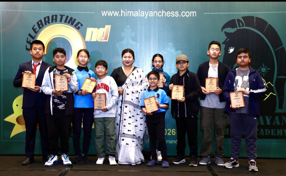 हिमालयन लाइफटाइम अचिभमेन्ट अवार्डबाट नवीन तन्डुरकार सम्मानित