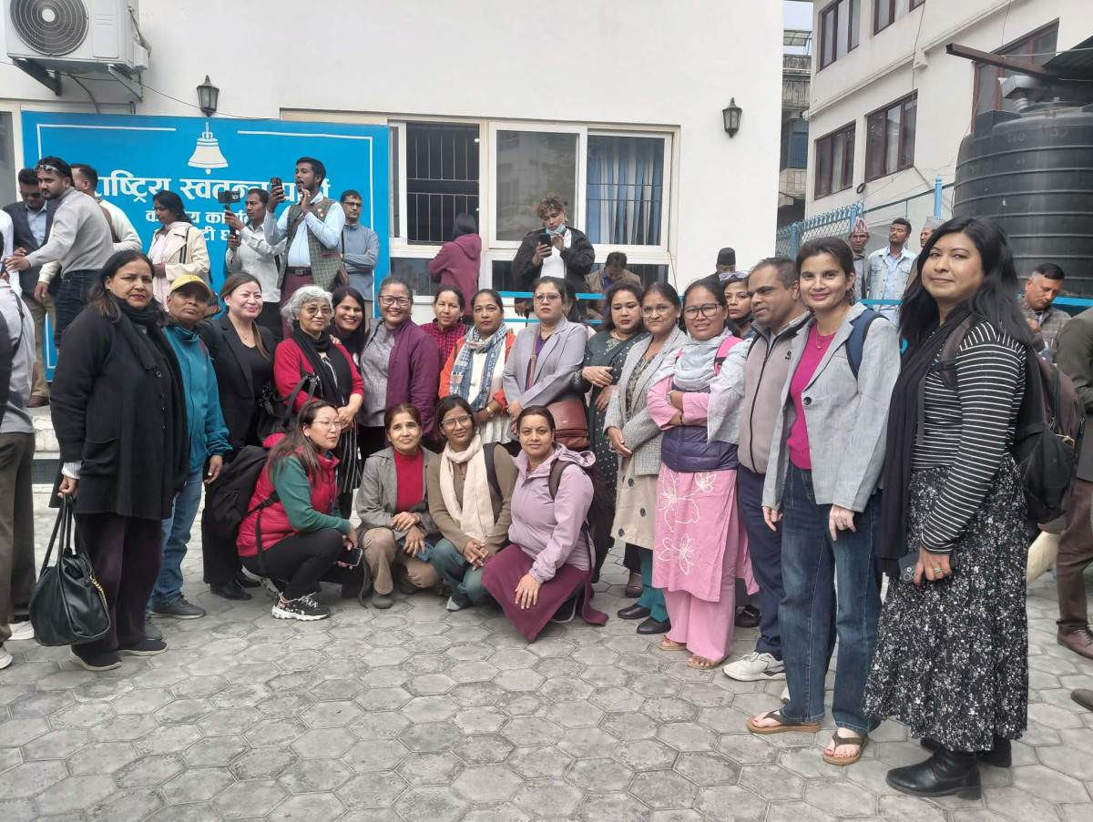 मन्त्रालय गाभ्ने प्रस्तावविरुद्ध अधिकारकर्मी एकजुट, एटविनको नेतृत्वमा ज्ञापनपत्र बुझाइयो