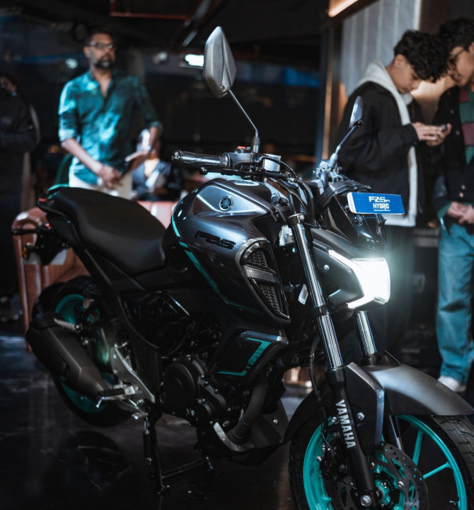 अत्यधिक मागका कारण नेपालको पहिलो हाइब्रिड मोटरसाइकल Yamaha FZS FI Hybrid एक हप्तामै सोल्ड आउट; अब अर्को ब्याचका लागि प्रि-बुकिङ खुला