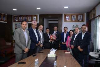 महासघंको टोलीद्वारा अर्थमन्त्रीसँग भेटघाट  नीतिगत स्थिरता, संरचनागत सुधार र निजी क्षेत्रसंगको सहकार्यमा जोड