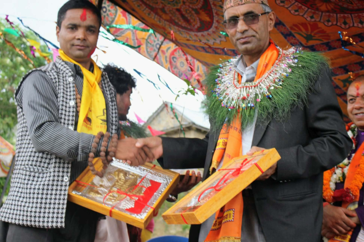 मानवताकाे अग्रदूत: संकटकाे हरेक घडीमा उभिने अभियन्ता राजन थापा