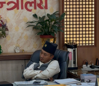 गृहमन्त्री सुधन गुरुङद्वारा कार्यालयमै सर्वसाधारणका गुनासा सुन्ने पहल