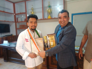 अन्तर्राष्ट्रिय मञ्चमा नेपाली पाककलाको पहिचान उकास्दै सेफ दिपक कार्की ‘स्टार ग्रान्ड मास्टर सेफ अवार्ड’बाट सम्मानित
