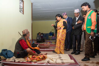 पशुपति क्षेत्रमा सहयोगापेक्षी छनोट गर्न होल्डिङ् सेन्टर : सेन्टरमा भएकाको अपेक्षा बुझ्न कार्यवाहक प्रमुख सेन्टरमा