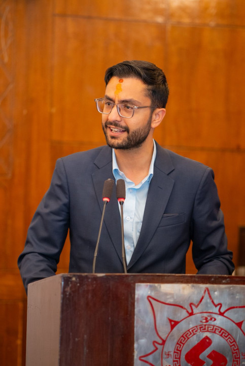 साक्षर मधेश प्रदेश तयारी सम्बन्धी उच्चस्तरीय विज्ञ कार्यदलको प्रतिवेदन हस्तान्तरण