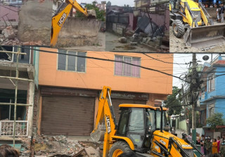 व्यवस्थित शहर निर्माणमा टोखा नगरपालिका सक्रिय, धापासीमा अतिक्रमित संरचना हटाइयो