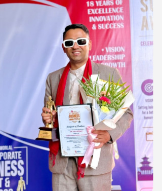 सोफा हब काठमाडौंका प्रबन्ध निर्देशक धरेल ‘कर्पोरेट फर्निचर इन्डष्ट्री एक्सिलेन्स अवार्ड- २०२६’ बाट सम्मानित