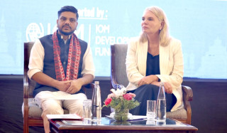 वैदेशिक रोजगारीमा जाँदा श्रमिकले चर्को ऋण लिनुपर्ने  बाध्यताको अन्त्य गर्दै व्यवहारिक नीति लागु गरिने: मन्त्री यादव
