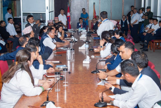 नवनियुक्त प्रमुख प्रशासकीय अधिकृत अर्यालको पद वहाली : कार्यवाहक प्रमुखबाट सुशासन र क्षेत्रगत समन्वयमा नतिजामूलक नेतृत्वको अपेक्षा