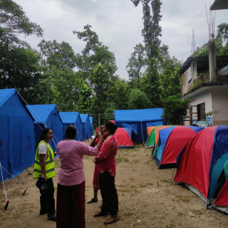 बाढी प्रभावित क्षेत्रमा राष्ट्रिय युवा परिषद्को सक्रियता: होल्डिङ सेन्टरमा सरसफाइ, राहत र मनोसामाजिक परामर्श